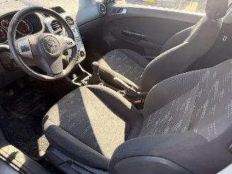 Opel Corsa 1.4-16V 64KW Airco picture 11