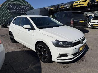 Vaurioauto  passenger cars Volkswagen Polo 1.0 48KW 5-Deurs Airco 2018/5
