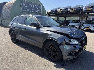 damaged passenger cars Audi Q5 2.0 TDI 140KW Quattro Pano Clima Navi S-Line 2016/1