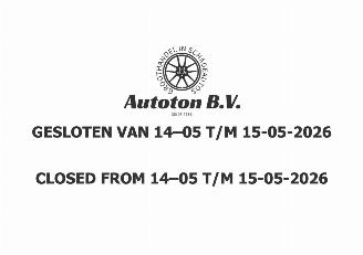 Damaged car Bentley  Closed - Public Holiday 2026/5