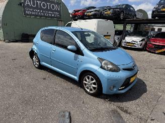 Schadeauto Toyota Aygo 1.0 VVT-I 50KW Airco Led 5-Drs Dynamic Orange 5-Drs NAP 2013/7