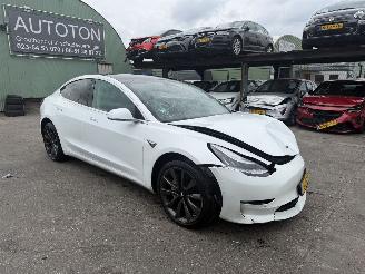 uszkodzony samochody osobowe Tesla Model 3 75 kWh Long Range 258KW AWD Clima Navi Pano NAP 2019/9