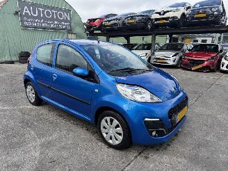 Peugeot 107 1.0 50KW Airco Led Active NAP picture 1