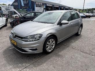 krockskadad bil auto Volkswagen Golf 1.6 TDI 85KW Clima Navi Led Comfortline 5-Drs 2018/5