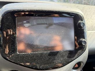 Toyota Aygo 1.0 VVT-I X-Play Airco Navi Led Camera 5-Drs picture 12