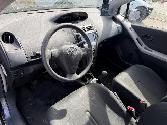 Toyota Yaris 1.0 VVTi 51KW Navi Airco NAP picture 5