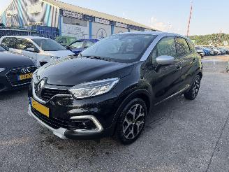 Schadeauto Renault Captur 0.9 TCE 66KW  Bose Clima Navi Led Camera 2019/4