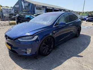 damaged passenger cars Tesla Model X 75D 245KW Base Clima Navi  NAP 2017/9