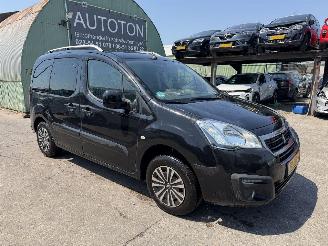Unfallwagen Peugeot Partner Tepee 1.6 Bleuhdi Active 5-Pers Airco Navi Led 2016/10
