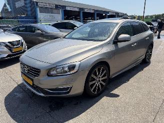 škoda osobní automobily Volvo V-60 2.4 D6 AWD 158W PHEV Schuifdak Clima Navi Leer Camera Summum NAP 2013/12