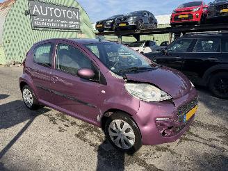 Unfallwagen Peugeot 107 1.0 Active Airco Led 5-Deurs NAP 2013/10