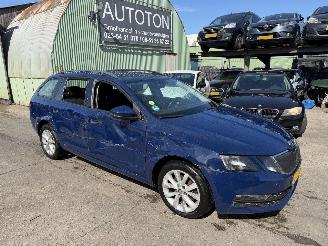 Unfallwagen Skoda Octavia 1.6 TDI 85KW DSG Clima Navi Camera Greentech Ambition Business NAP 2018/1