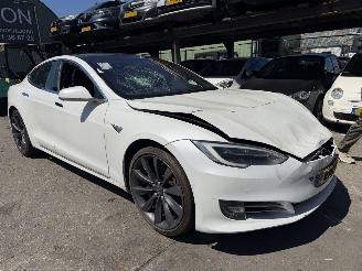 Unfallwagen Tesla Model S 75D 245KW Pano Clima Navi Led 2017/12