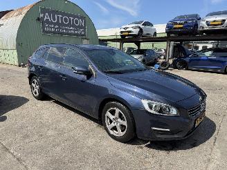 Volvo V-60 1.6 D2 Autom. 84KW Clima Navi Leer Led R-Design picture 2