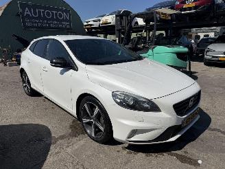 Voiture accidenté Volvo V-40 2.0 D2 88KW R-Design Xenon Clima Navi Business NAP 2015/8