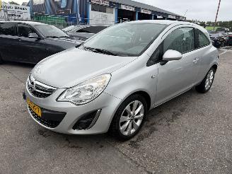 Vaurioauto  passenger cars Opel Corsa 1.2-16V 63KW Airco Anniversary Edition NAP 2012/4