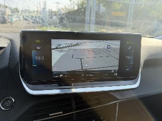 Peugeot e-2008 50 kWh 100KW Allure Pack Clima Navi Led picture 9