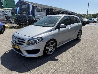 Coche accidentado Mercedes B-klasse 250 Autom. 155KW Prestige Clima Navi Led Camera 2015/5
