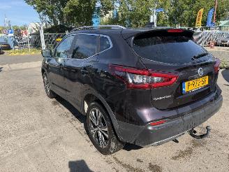 Schadeauto Nissan Qashqai 1.2 85KW Tekna Clima Navi Led Pano 2018/6