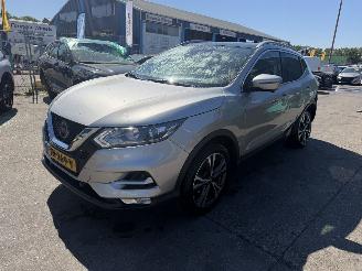 Damaged car Nissan Qashqai 1.2 85KW N-Connecta Pano Clima Navi Led NAP 2018/9