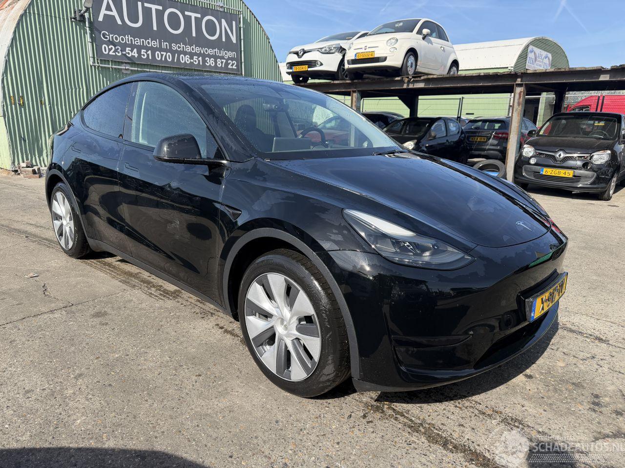Tesla Model Y 58 kWh 175KW RWD Clima Navi Pano NAP