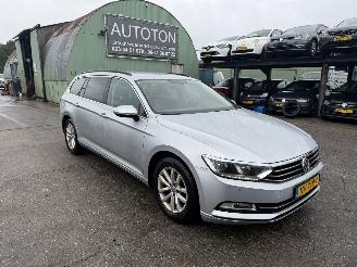 Volkswagen Passat 1.6 TDI 88KW Navi Clima Led Comfortline NAP picture 2