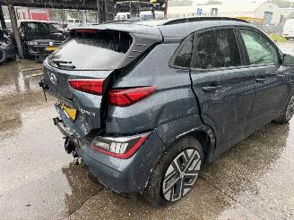Hyundai Kona 64 kWh EV 150KW Premium Leer Navi NAP picture 13