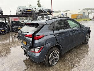 Hyundai Kona 64 kWh EV 150KW Premium Leer Navi NAP picture 3