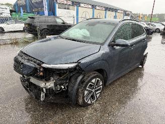 Voiture accidenté Hyundai Kona 64 kWh EV 150KW Premium Leer Navi NAP 2023/4