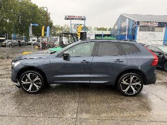 damaged passenger cars Volvo Xc-60 2.0 T6 PHEV 186KW AWD Pano Clima Navi Plus Dark NAP 2025/1