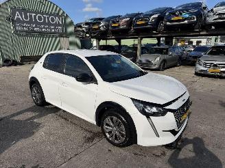 Unfallwagen Peugeot e-208 EV 50 kWh 100KW Autom. Clima Navi Led Active Pack 2023/6