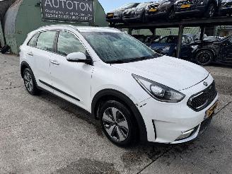 Damaged car Kia Niro 1.6 GDI Hybrid Clima Navi Camera Led DynamicLine NAP 2018/5