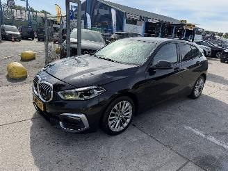 Voiture accidenté BMW 1-serie 116D 85KW High Executive Clima Navi Led 5-Dr NAP 2021/2