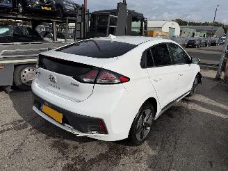 Hyundai Ioniq 1.6 GDI Hybrid Comfort Plus Clima Navi picture 2
