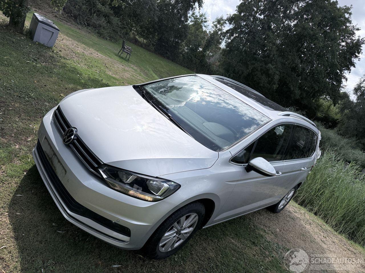 Volkswagen Touran HIGHLINE 5Pers
