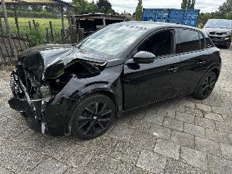 skadebil auto Peugeot 208 1.2  GT 2023/4