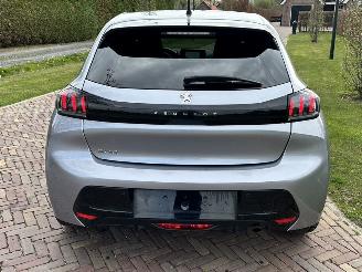 Peugeot 208 Allure picture 8