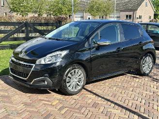Voiture accidenté Peugeot 208 1.2 Signature 2019/12