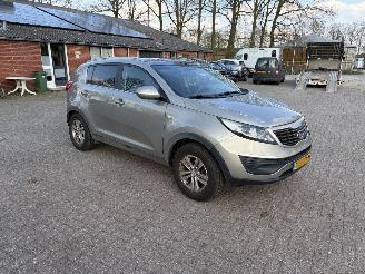 krockskadad bil auto Kia Sportage 2.0 X- Tra First Edition 2010/9