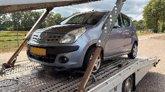 Vaurioauto  passenger cars Nissan Pixo  2009/9