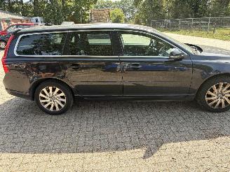 Volvo V-70 T4 AUTOMAAT picture 3