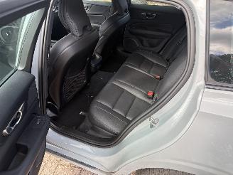 Volvo V-60 2.0 B4 PlUS DARK picture 15