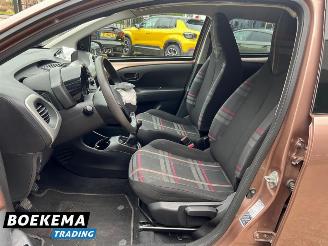 Peugeot 108 1.0 e-VTi Active Airco PDC 5-Deurs picture 18