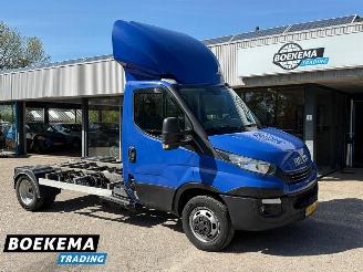 skadebil auto Iveco Daily 40C21 3.0 Hi-Matic Clixtar Geveerde-stoel Climate Navigatie Tacho Webasto 2017/1