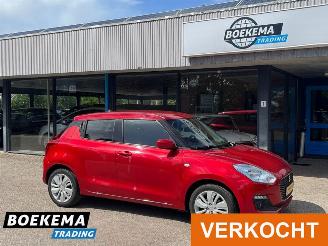 Vaurioauto  passenger cars Suzuki Swift 1.2 Select Smart Hybrid Navigatie Airco Cruise Stoelverw. 2020/7