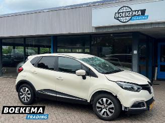 krockskadad bil auto Renault Captur 0.9 TCe Expression Keyless Airco Cruise Trekh. 2014/5