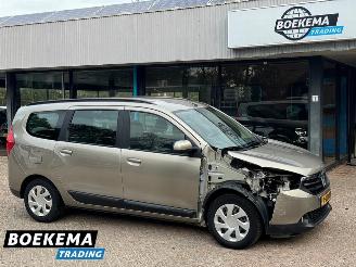 damaged passenger cars Dacia Lodgy 1.2 TCe Lauréate Navi Airco Cruise Orig NL+NAP 2013/5