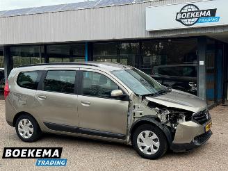 skadebil auto Dacia Lodgy 1.2 TCe Lauréate Navi Airco Cruise Orig NL+NAP 2013/5