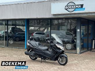 Vaurioauto  motor cycles Suzuki Burgman 400 400A Handvat verwarming 2009/2