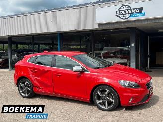 krockskadad bil auto Volvo V-40 1.6 T2 Summum R-Design Navi Climate Cruise PDC 2015/4